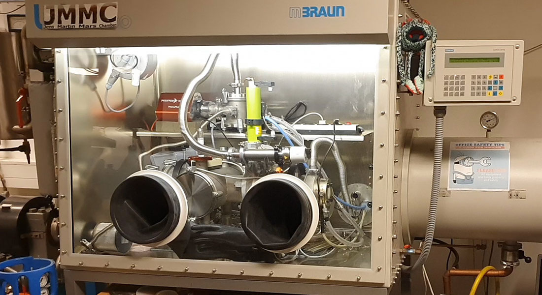 The Jens-Martin-Knudsen Mars simulation chamber